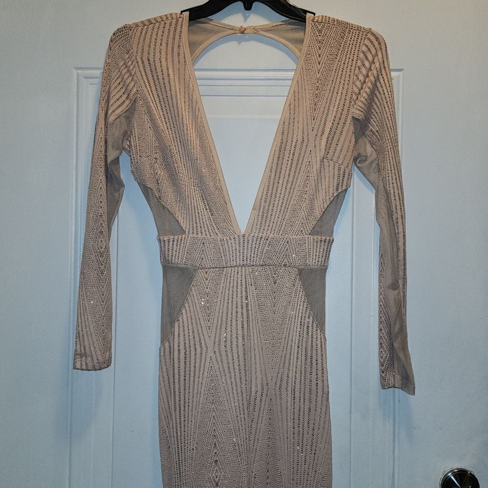 Beautiful Formal Dress   - Picture 2 of 8